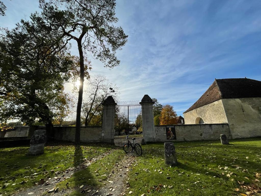 Charmante Maison Bourguignonne Avec Grand Jardin Et Parking Montbard Zewnętrze zdjęcie