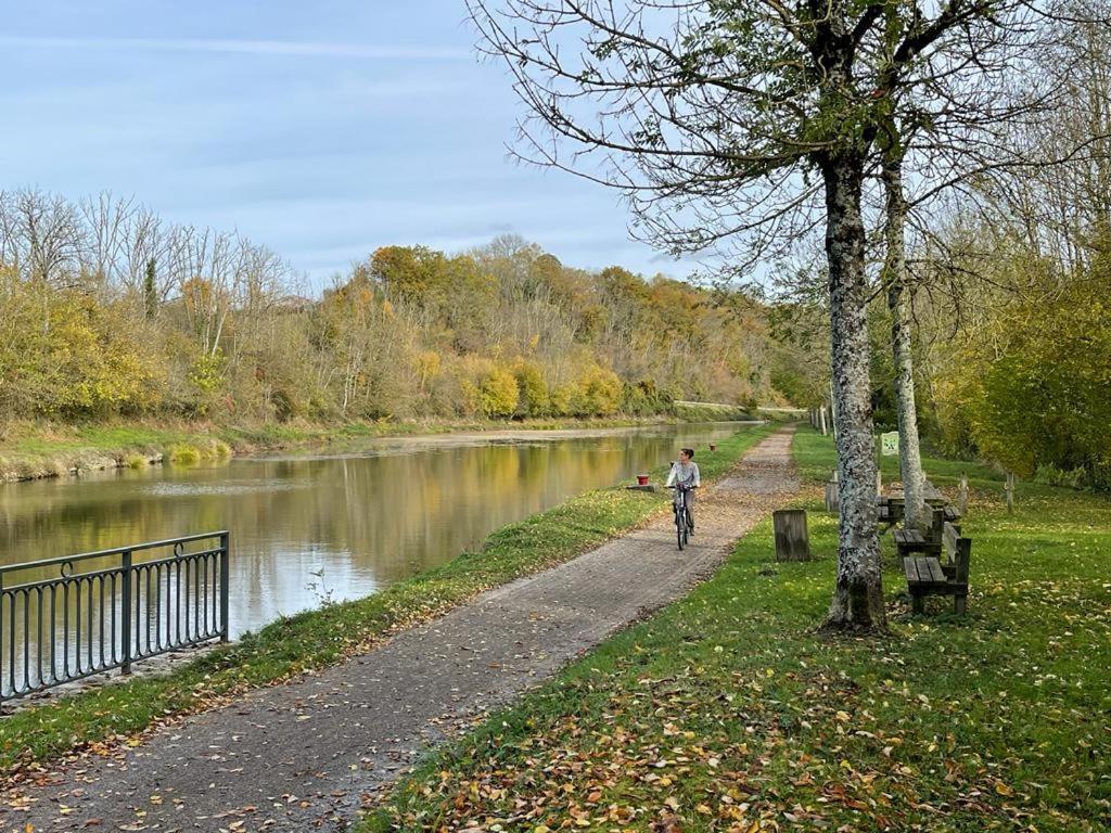 Charmante Maison Bourguignonne Avec Grand Jardin Et Parking Montbard Zewnętrze zdjęcie