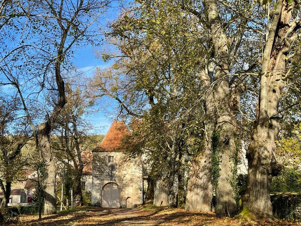 Charmante Maison Bourguignonne Avec Grand Jardin Et Parking Montbard Zewnętrze zdjęcie